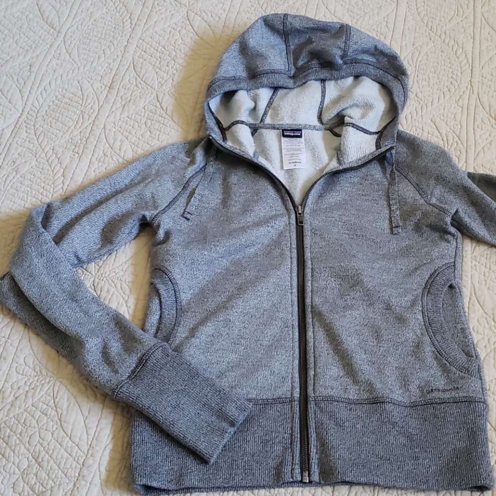 Cozy Patagonia hoodie, small